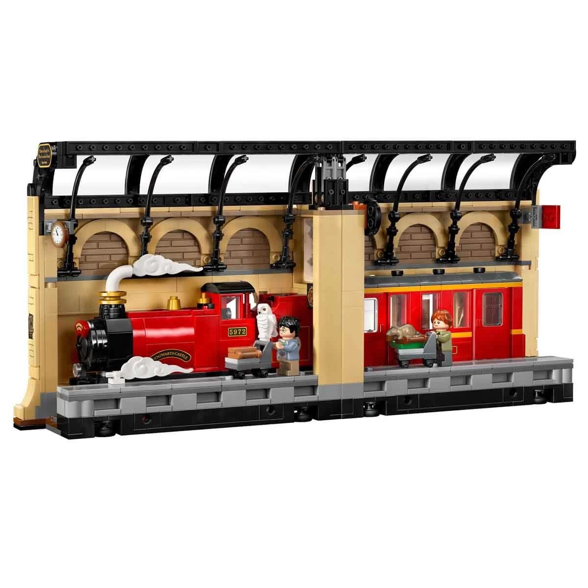 lego-harry-potter-kitaplik-dekoru-hogwarts-ekspresi-76450-8815856-sw1200sh1200 LEGO Harry Potter Kitaplık Dekoru: Hogwarts Ekspresi 76450 - Görsel 1